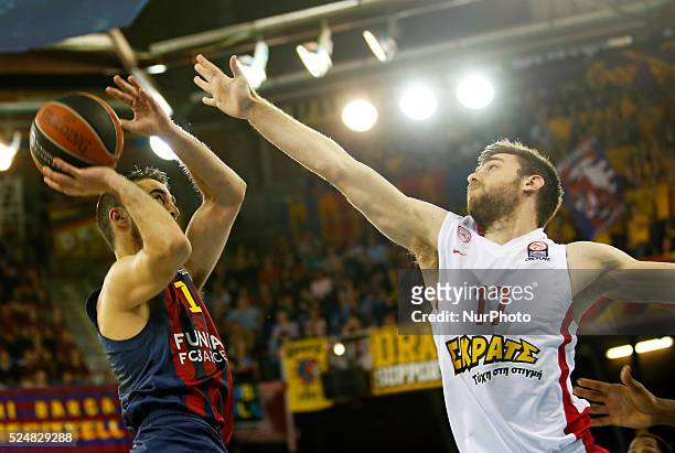 De abril- SPAIN: Juan Carlos Navarro and Vangelis Mantzaris in the second game of the quarterfinals of the Euroleague basketball match, played at the...