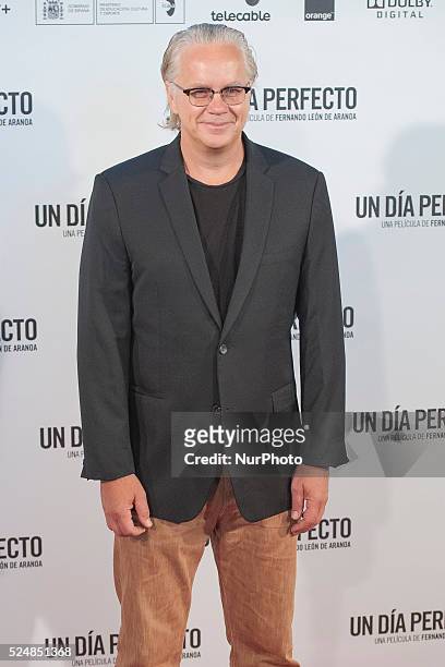 Tim Robbins attends 'Un Dia Perfecto' photocall at Villamagna Hotel on August 25, 2015 in Madrid, Spain.