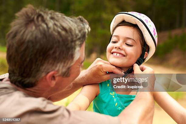 he's the best dad nunca - cycling helmet fotografías e imágenes de stock