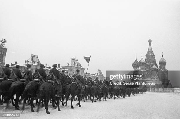 Soviet Cavalry parade on their way to the Front pass through Red Square, 11/7/41.