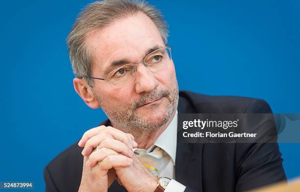 Matthias Platzeck, chairman of KFK, during the press conference of the 'Commission for review the financing of the nuclear phase-out' on April 27,...