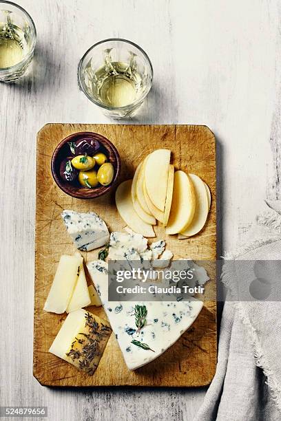 antipasto - blauschimmelkäse stock-fotos und bilder