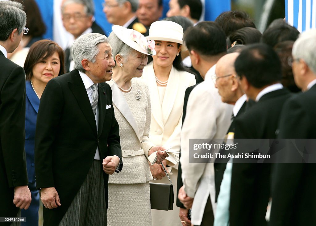 Imperial Family Host Spring Garden Party