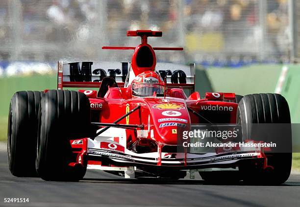 Motorsport / Formel 1: GP von Australien 2004, Melbourne; Michael SCHUMACHER / GER Ferrari 06.03.04.