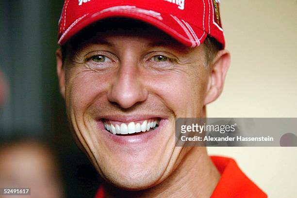 Motorsport / Formel 1: GP von Bahrain 2004, Manama; Michael SCHUMACHER / GER - Ferrari - 01.04.04.
