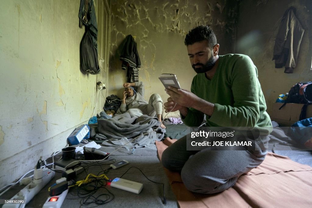 TOPSHOT-GREECE-MACEDONIA-EUROPE-MIGRANTS