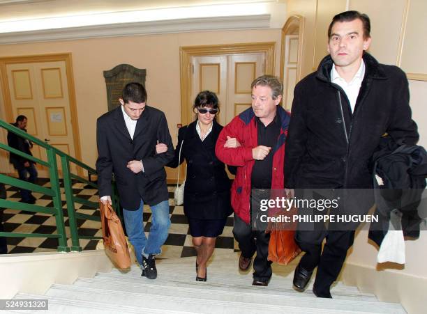 Jean-Claude Godrie , architecte de 57 ans, son épouse Chantal et leur fils Emmanuel , arrivent accompagné de l'avocat de Jean-Claude, Me Frank Berton...