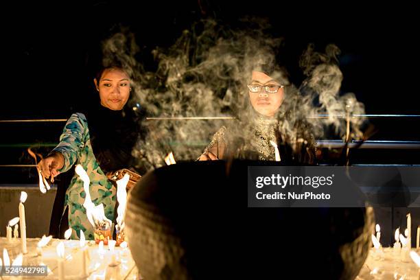 Oct. 27, 2015 - Dhaka, Bangladesh - Buddhist celebrating Pravarana Punnama. The Assayujjiya Punnama or the full moon day of Assayujjiya also known as...