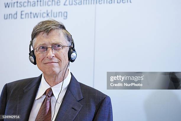 Bill Gates, the coo-founder and former chief executive of Microsoft, celebrates his 60th birthday. He was born on October 28, 1955. --- In photo:...