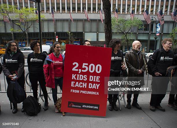 Pfizer Protest 182 Pfizers Stock Photos, High-Res Pictures, and Images - Getty Images