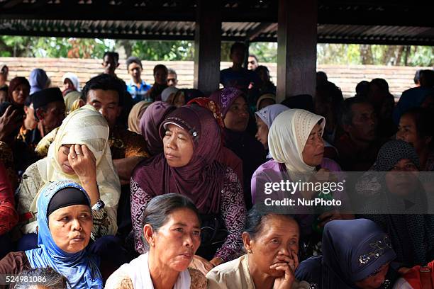 Thousands of people follow the procession &quot;nguras enceh&quot; at cemetery of the kings of Mataram, Yogyakarta, Indonesia, on November 7, 2014....