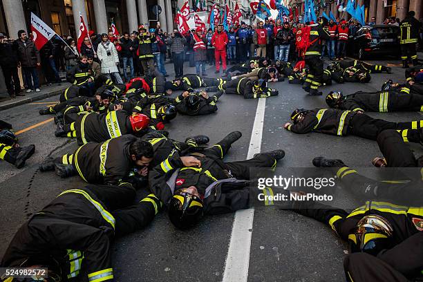 Thousands took part in the general strike of trade unions CGIL and UIL, to protest against the policies of the government of Prime Minister Matteo...