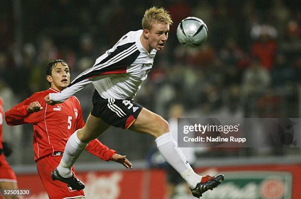 Fussball: U 21 EM Qualifikation 2004, Cottbus; Deutschland 1; Dariusz DUDKA / POL; Torchance fuer Mike HANKE / GER 16.11.04.