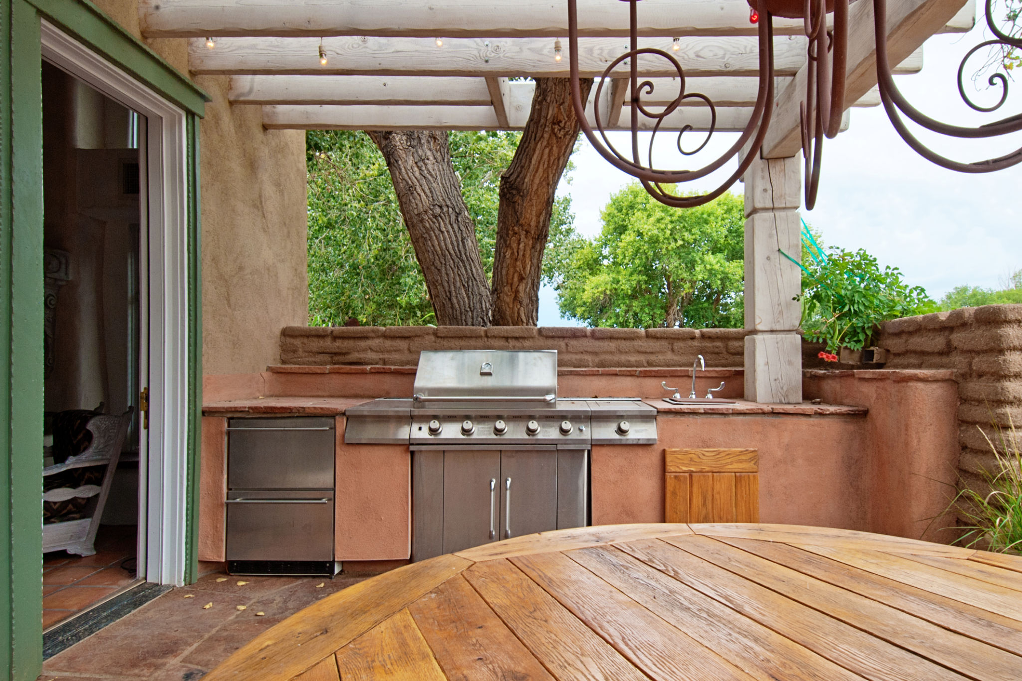 outdoor kitchen planning