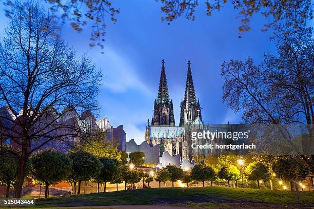 cologne cathedral at night, germany - dom stock pictures, royalty-free photos & images