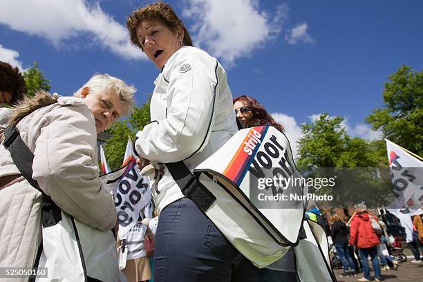 On Wednesday 20th May 2015 in Den Haag, The Netherlands, caretakers handed over a report on the failings of the new health care act which has been in...