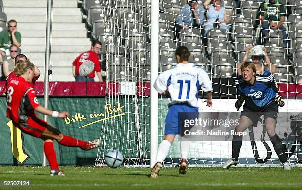 Fussball / Frauen: DFB Pokal 03/04 Finale, Berlin; 1. FFC Frankfurt - 1. FFC Turbine Potsdam; Tor zum 3:0 fuer Potsdam durch Anja MITTAG, Kathrin...