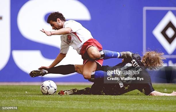 Fussball: Regionalliga Nord 03/04, Hamburg; Hamburger SV Amateure - Rot Weiss Essen; Rudolfo E. CARDOSO / HSV Ama. Marco KUCK / Rot Weiss Essen...