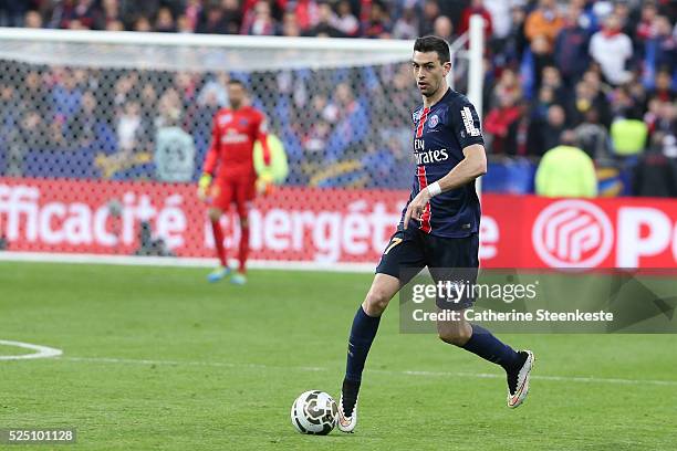 Javier Pastore of Paris Saint-Germain controls the ball during the Coupe de la Ligue Final game between Paris Saint-Germain and Losc at Stade de...