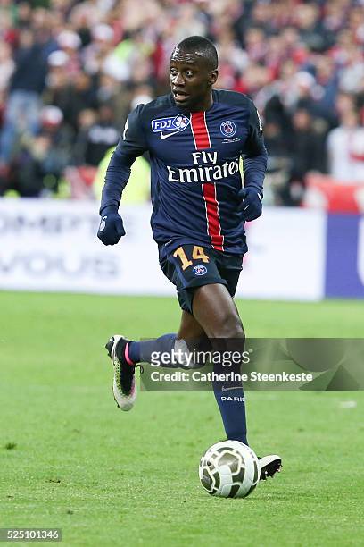 Blaise Matuidi of Paris Saint-Germain controls the ball during the Coupe de la Ligue Final game between Paris Saint-Germain and Losc at Stade de...