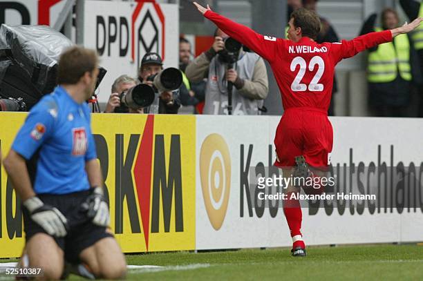 Fussball: 1. Bundesliga 04/05, Mainz; FSV Mainz 05 - Werder Bremen 2:1; Nikla WEILAND Mainz, Andreas REINKE Bremen 16.10.04.