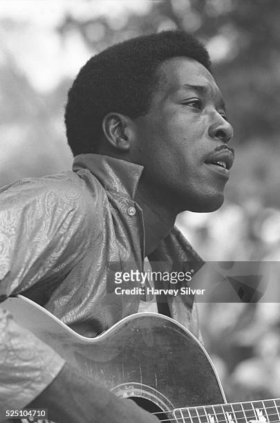 Buddy Guy performs at a guitar workshop during the 1968 Philadelphia Folk Festival.