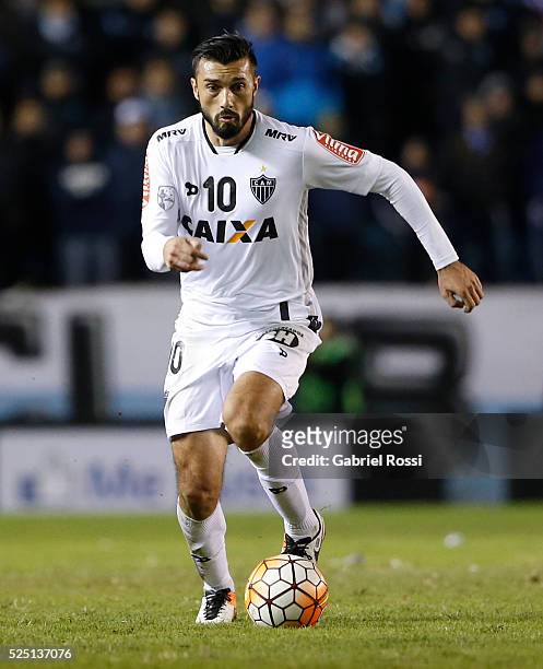 Jesus Datolo of Atletico Mineiro drives the ball during a first leg match between Racing Club and Atletico Mineiro as part round of 16 of Copa...
