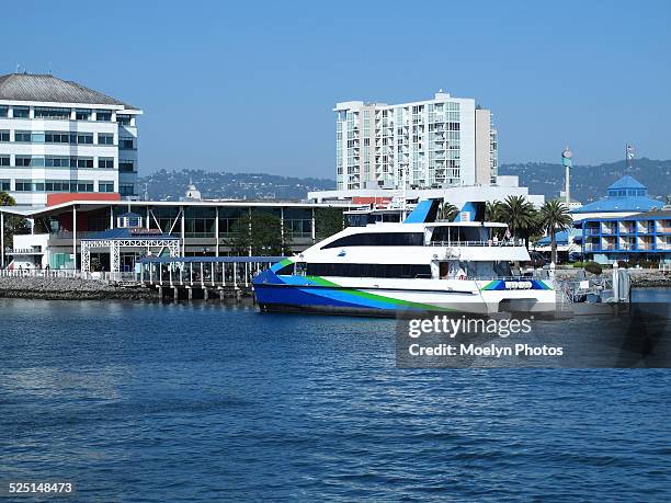 ferry arrives at jack london square-oakland - jack london stock-fotos und bilder