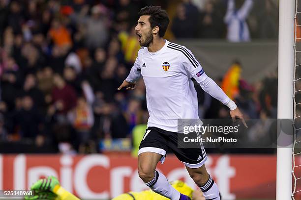 El centrocampista del Valencia CF Andre Gomes celebrates his goal during UEFA Europa League, Round of 32 first leg match between Valencia CF and SK...