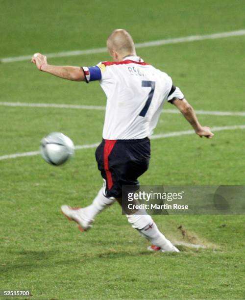Fussball: Euro 2004 in Portugal, Viertelfinale Spiel 25, Lissabon; Portugal - England ; David BECKHAM / ENG verschiesst den Elfmeter 24.06.04.