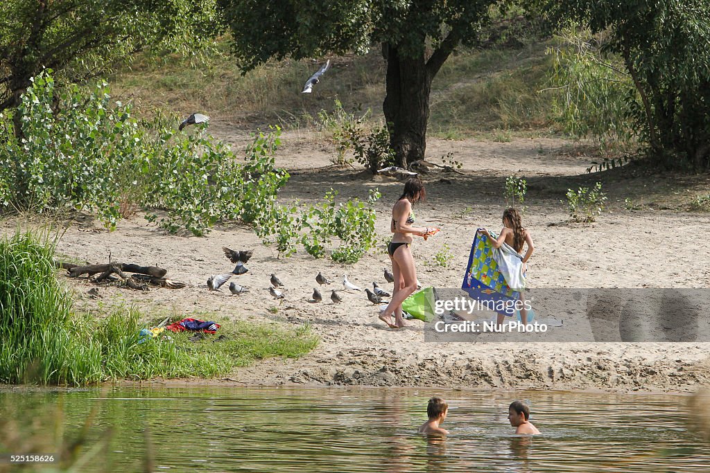 Deadly infection in Kyiv lake.