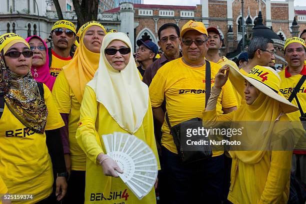 Malaysian opposition leader Wan Azizah the wife of jailed Anwar Ibrahim with her daughter Nurul Nuha , Kuala Lumpur on August 29, 2015 to demand fair...