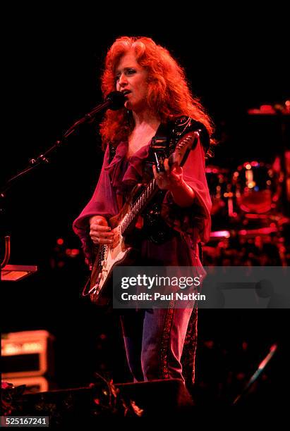 Musician Bonnie Raitt performs onstage at the Verizon Center, Indianapolis, Indiana, August 1, 1991.