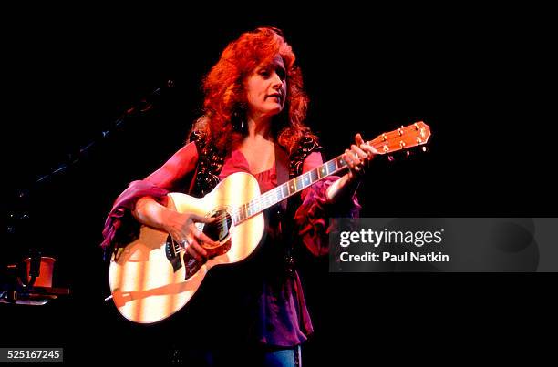 Musician Bonnie Raitt performs onstage at the Verizon Center, Indianapolis, Indiana, August 1, 1991.