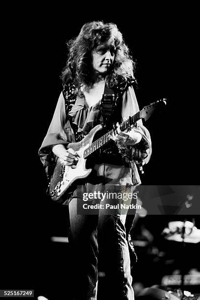 Musician Bonnie Raitt performs onstage at the Verizon Center, Indianapolis, Indiana, August 1, 1991.