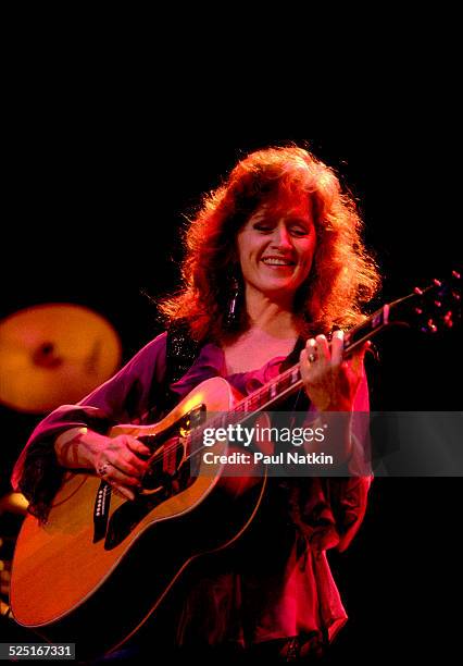 Musician Bonnie Raitt performs onstage at the Verizon Center, Indianapolis, Indiana, August 1, 1991.