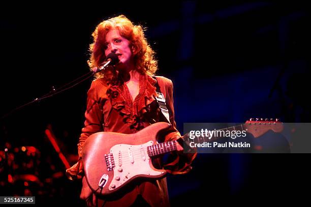 Musician Bonnie Raitt performs onstage at the Verizon Center, Indianapolis, Indiana, August 1, 1991.