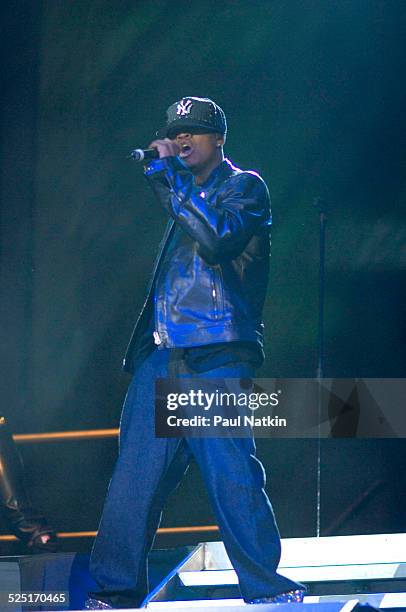 Musician Ne-Yo performs at the Charter One Pavilion, Chicago, Illinois, September 17, 2006.