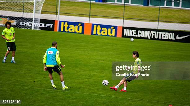 Players are warming this morning during preparation for the Copa America, which will be played in Chile from June 11. The Brazil debut on the 14th,...