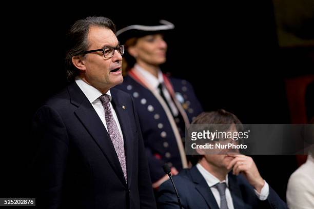 Barcelona, Catalonia, Spain. January 12, 2016. New Catalan President Carles Puigdemont with outgoing Catalan President Artur Mas during Puigdemont's...