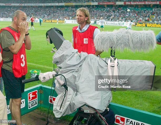 Fussball: 1. Bundesliga 04/05, Bremen; SV Werder Bremen - FC Schalke 04; Aufgrund eines Stromkabelschadens koennen keine Live Bilder vom Spiel...