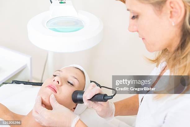 cavitation treatment - laser surgery stock pictures, royalty-free photos & images