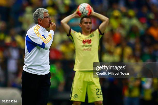 Ricardo Ferretti coach of Tigres gives instructions to his players during the Final second leg match between America and Tigres UANL as part of the...