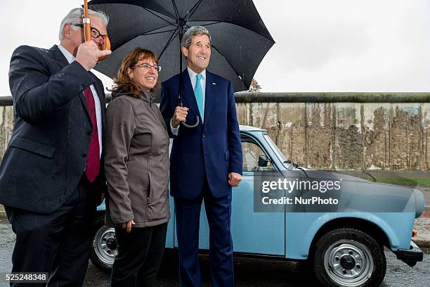 Secretary of state John F. Kerry visits the Berliner Wall memorial with German foreign minister Steinmeier on October 22nd, 2014 in Berlin, Germany....