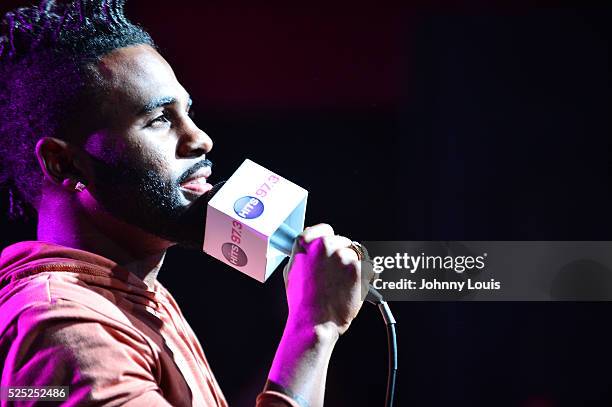 Jason DeRulo performs onstage during 97.3 Hits Session at Revolution on April 27, 2016 in Fort Lauderdale, Florida.