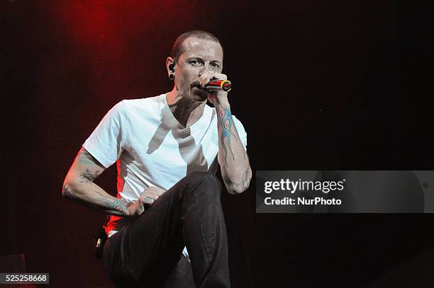 Chester Bennington of Linkin Park performs onstage during River City Rockfest at the AT&amp;T Center on May 24, 2015 in San Antonio, Texas.