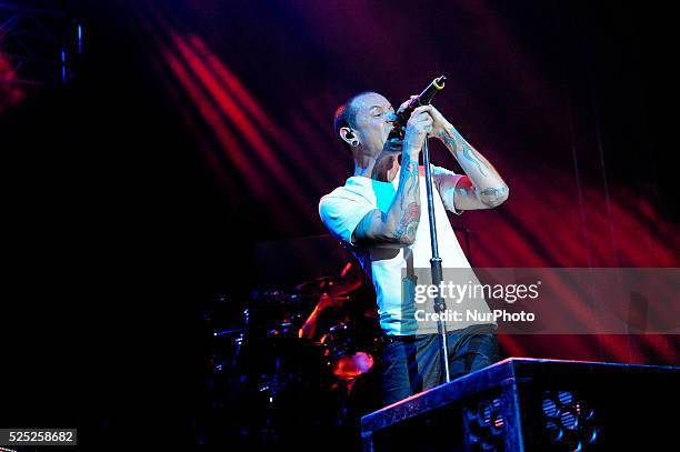 Chester Bennington of Linkin Park performs onstage during River City Rockfest at the AT&amp;T Center on May 24, 2015 in San Antonio, Texas.