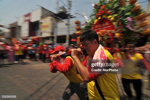 Procession In China Thank You Chinese Photos and Premium High Res Pictures - Getty Images