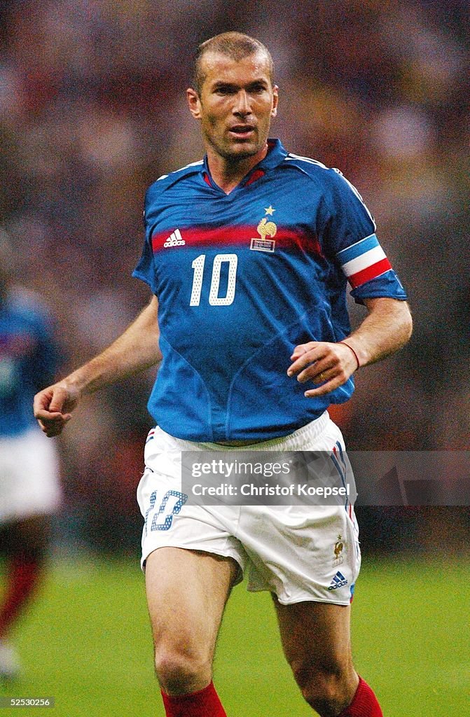 Fussball: Laenderspiel 2004, Frankreich-Brasilien