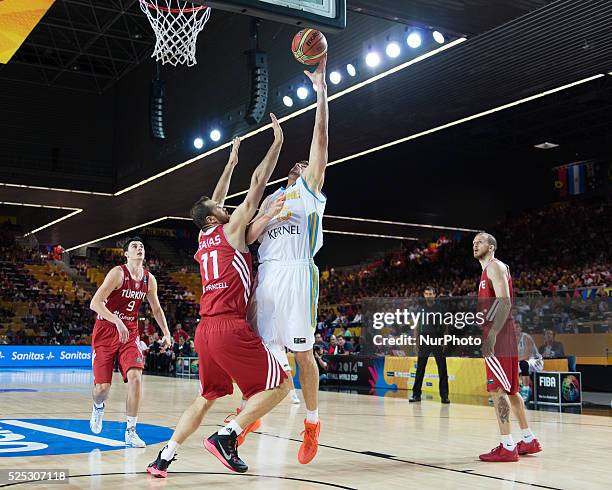 De Septiembre- ESPANA: Kravtsov deja un gancho en el partido de de la fase de grupos del mundial de basket de Espana 2014, entre Ucrania y Turquia,...